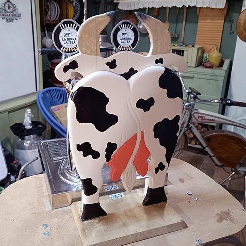 Vista trasera de la vaca de La Birra Láctea